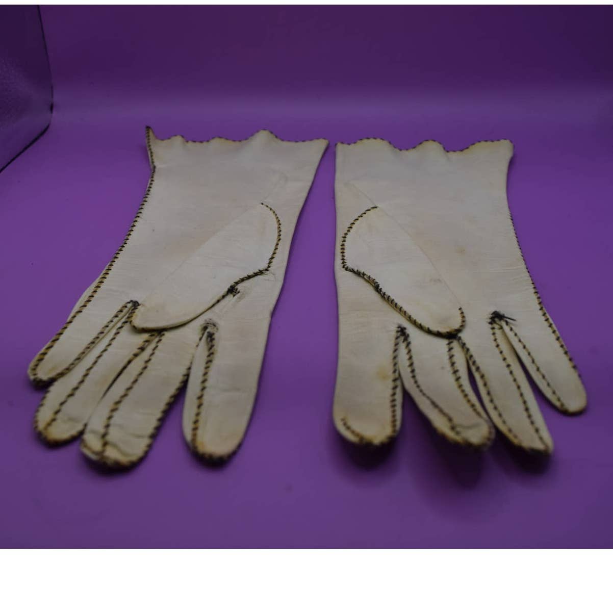 Vintage Off-White Stitched Leather Gloves