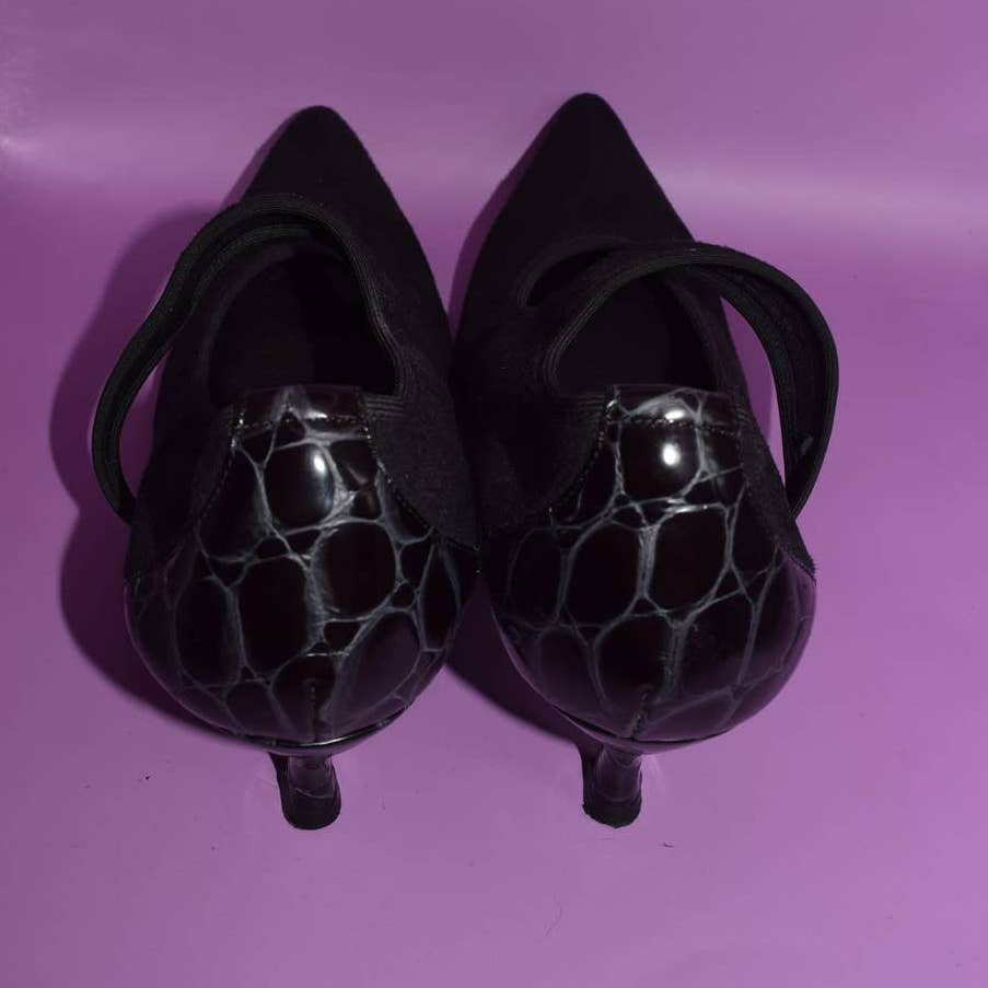Donald Pliner Black Suede Leather Kitten Heel - 8.5