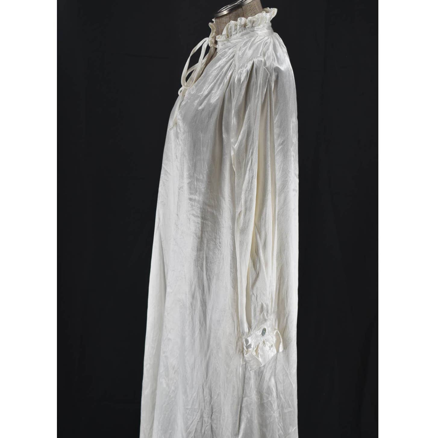 Monica Mahoney Night Gown Style White Long Sleeve Dress- S
